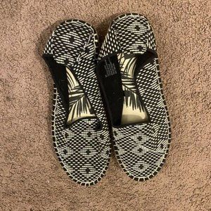 🌼3 for $15🌼 DV Dolce Vita Espadrille BlackWhite Woven Geometric Shoe Size 9.5.